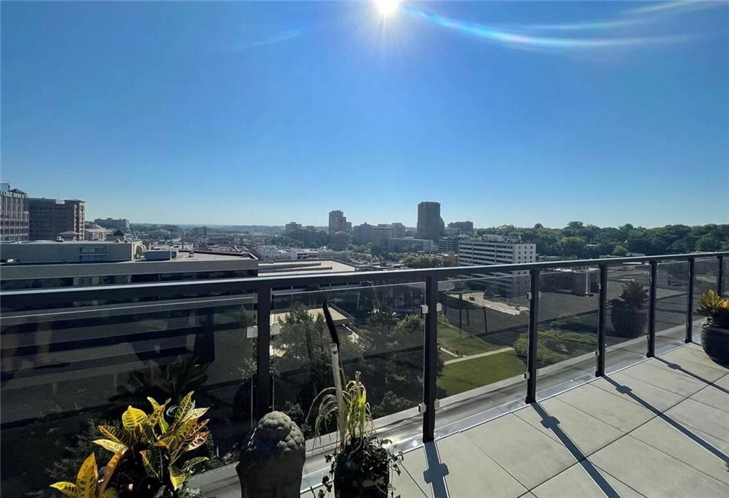 Photo of 4712 P Roanoke Parkway Parkway Kansas City MO 64112