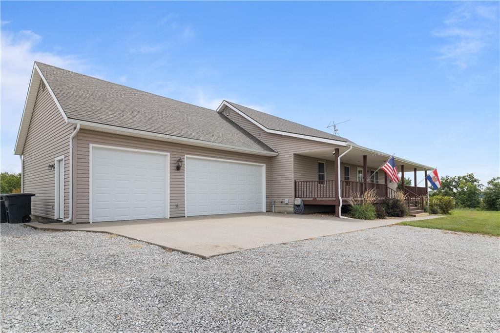 Photo of 419 NE 251 Road Warrensburg MO 64093
