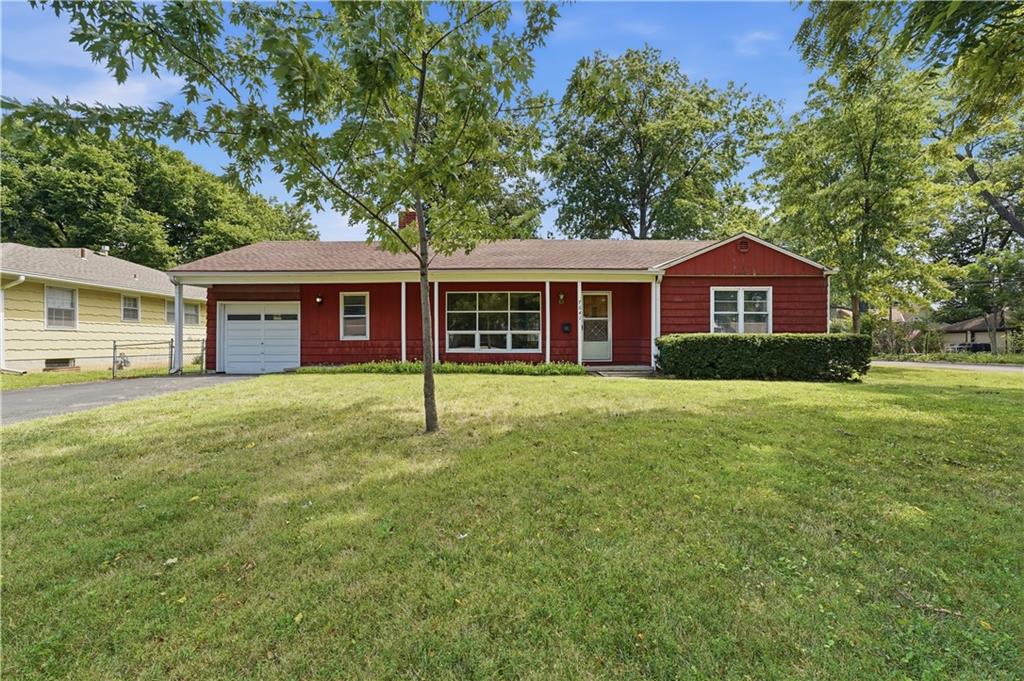 Photo of 7641 Santa Fe Drive Overland Park KS 66204
