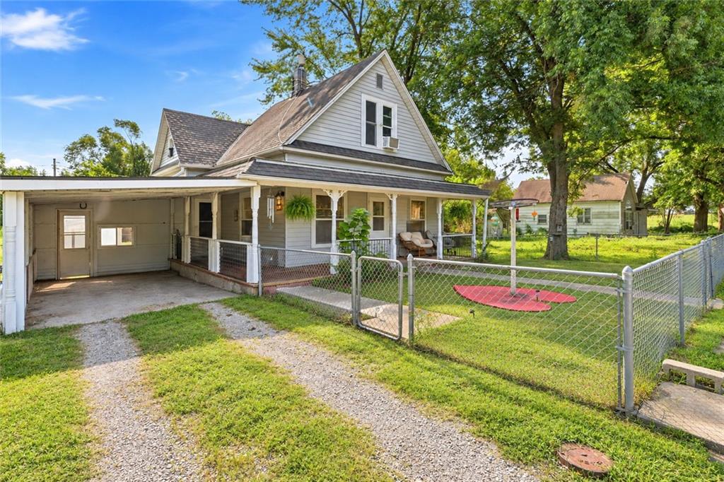 Photo of 1869 S Broadway Street Amoret MO 64722