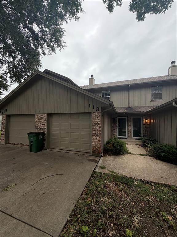 Photo of 113 NE Greystone Drive Lee's Summit MO 64086