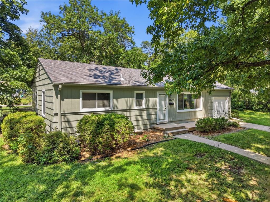 Photo of 6930 Eby Avenue Merriam KS 66204