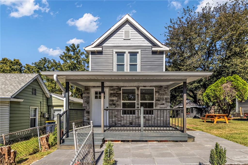 Photo of 5822 E 10th Street Kansas City MO 64126