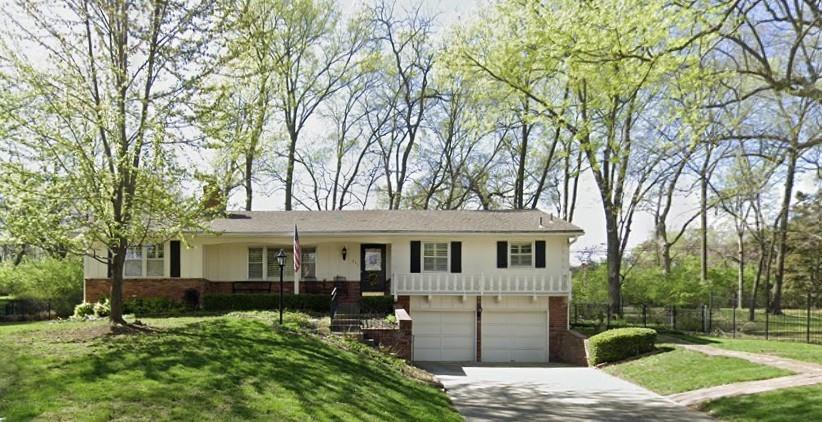 Photo of 211 W 104th Terrace Kansas City MO 64114