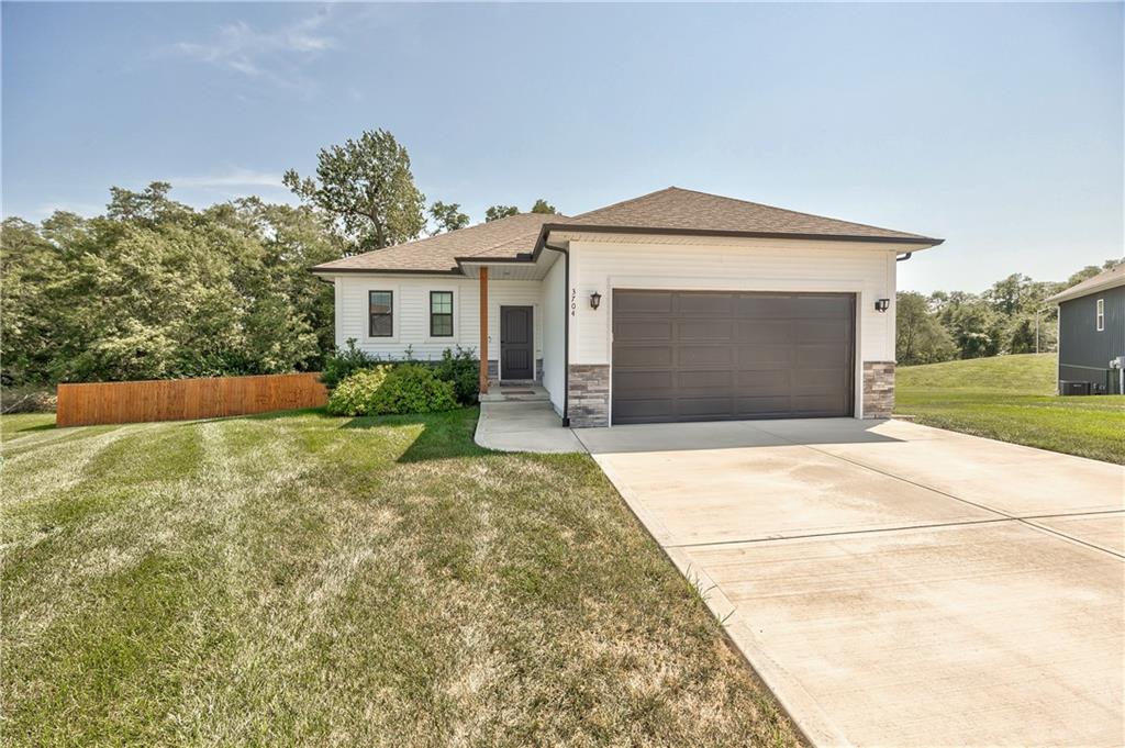 Photo of 3704 NW 95th Street Kansas City MO 64154