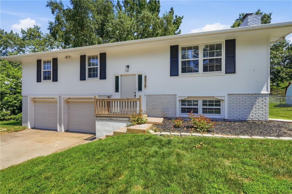 Photo of 8815 N Grand Avenue Kansas City MO 64155