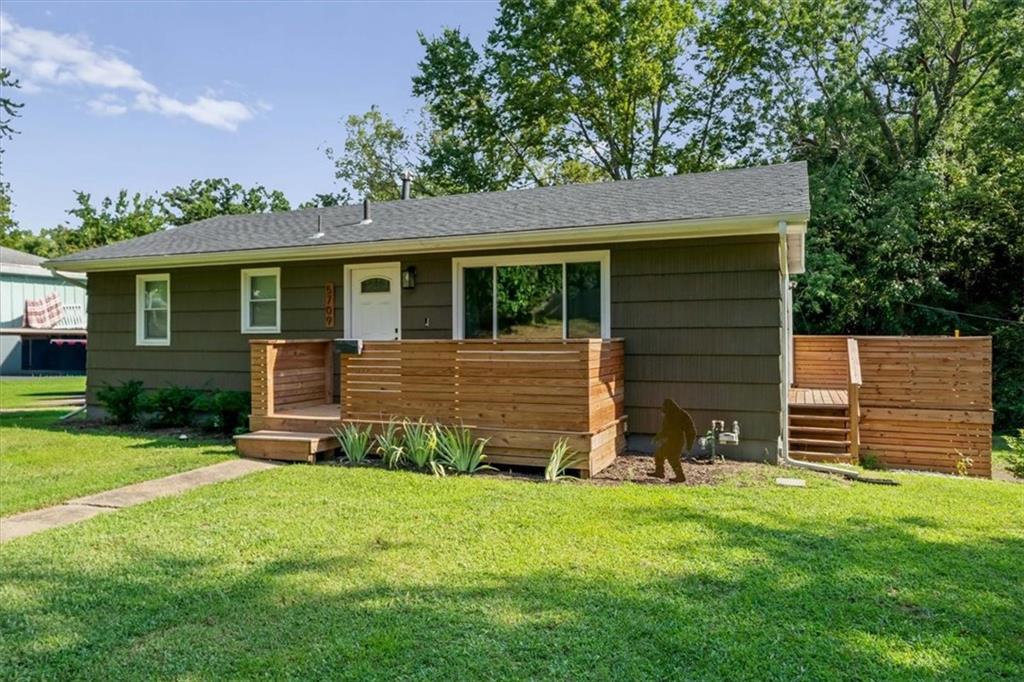 Photo of 5709 E 107th Terrace Kansas City MO 64137