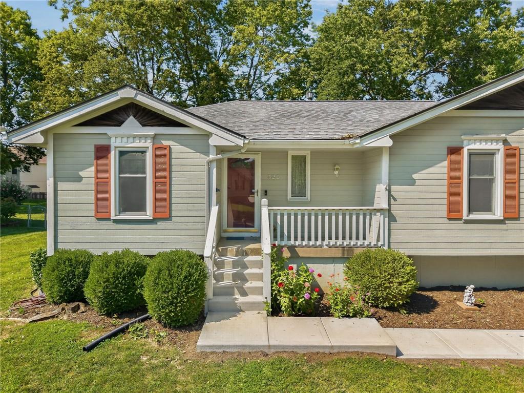 Photo of 320 Regency Park Street Kearney MO 64060