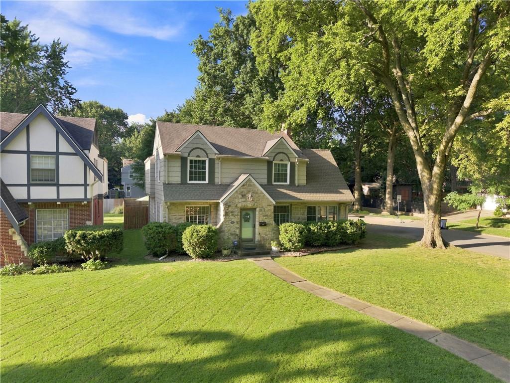 Photo of 601 E 74th Street Kansas City MO 64131