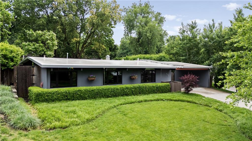 Photo of 9805 Aberdeen Drive Overland Park KS 66206