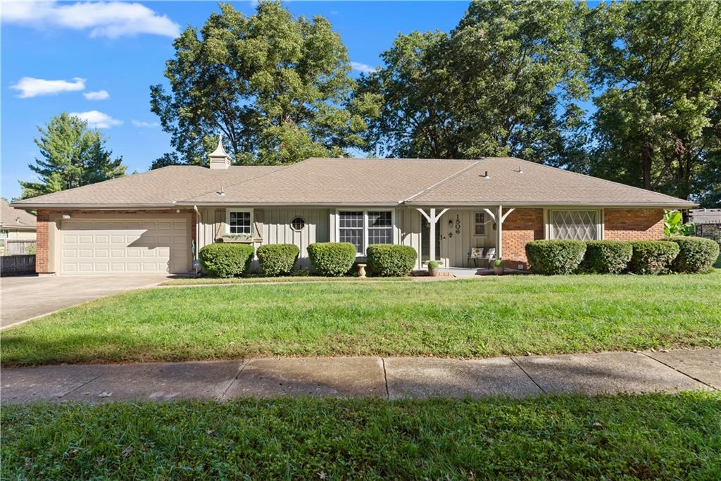 Photo of 1506 SW 6th Street Lee's Summit MO 64081