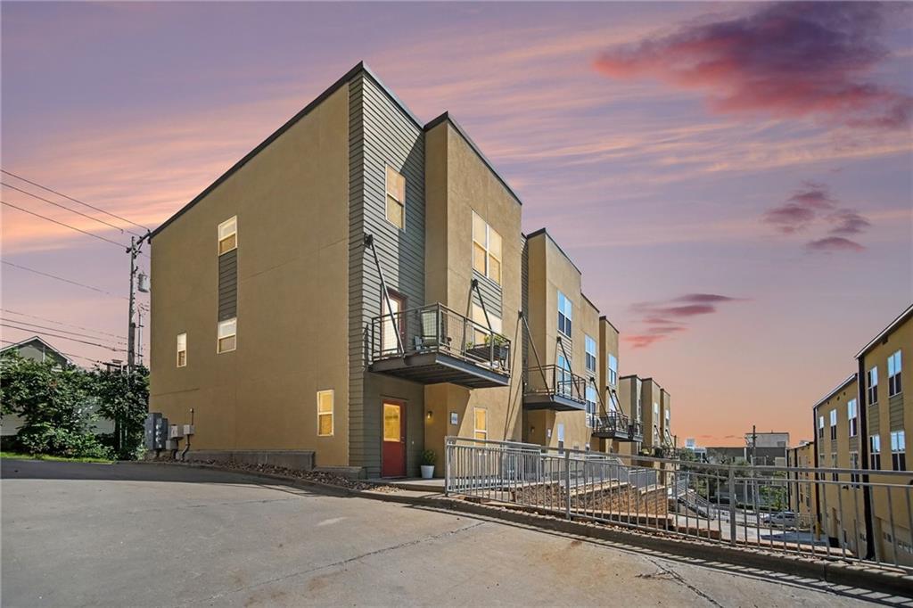 Photo of 4561 Madison Avenue Kansas City MO 64111