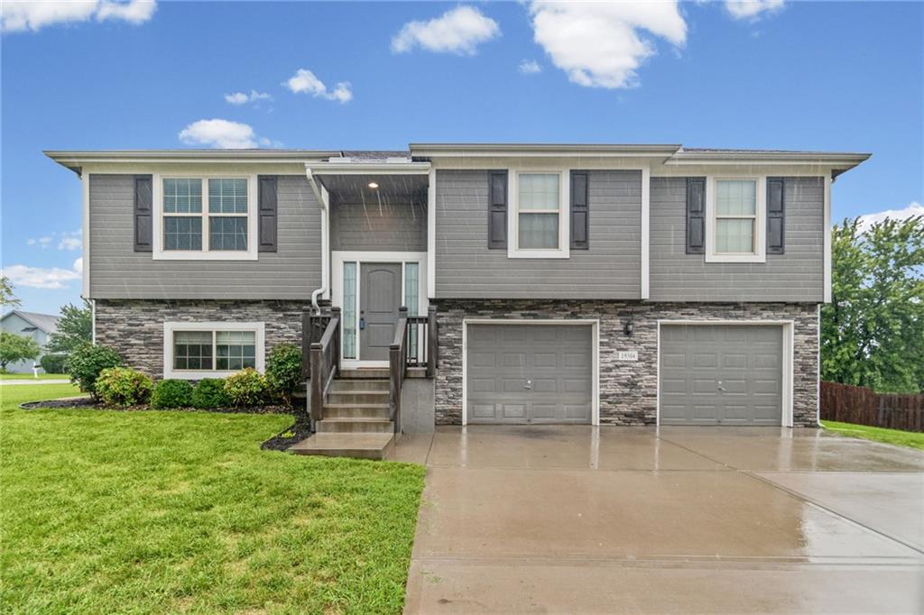 Photo of 19304 Switchgrass Court Smithville MO 64089