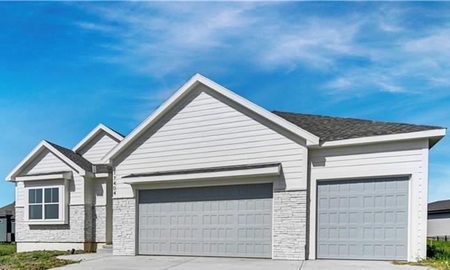 Photo of 17404 Gillette Street Overland Park KS 66221