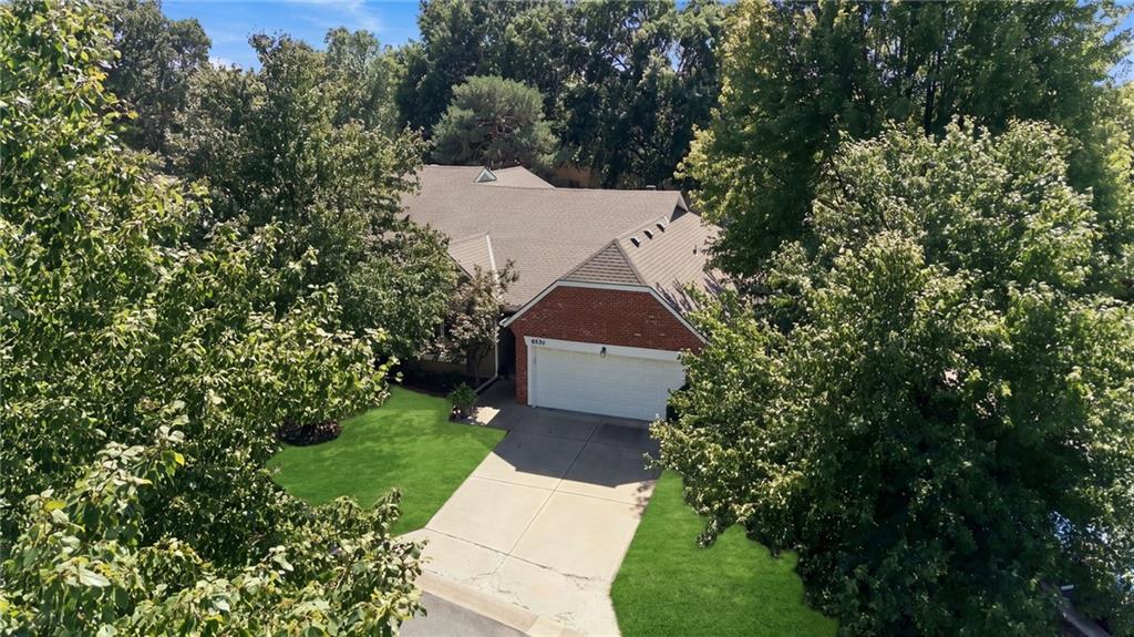 Photo of 8592 Caenen Lake Court Lenexa KS 66215