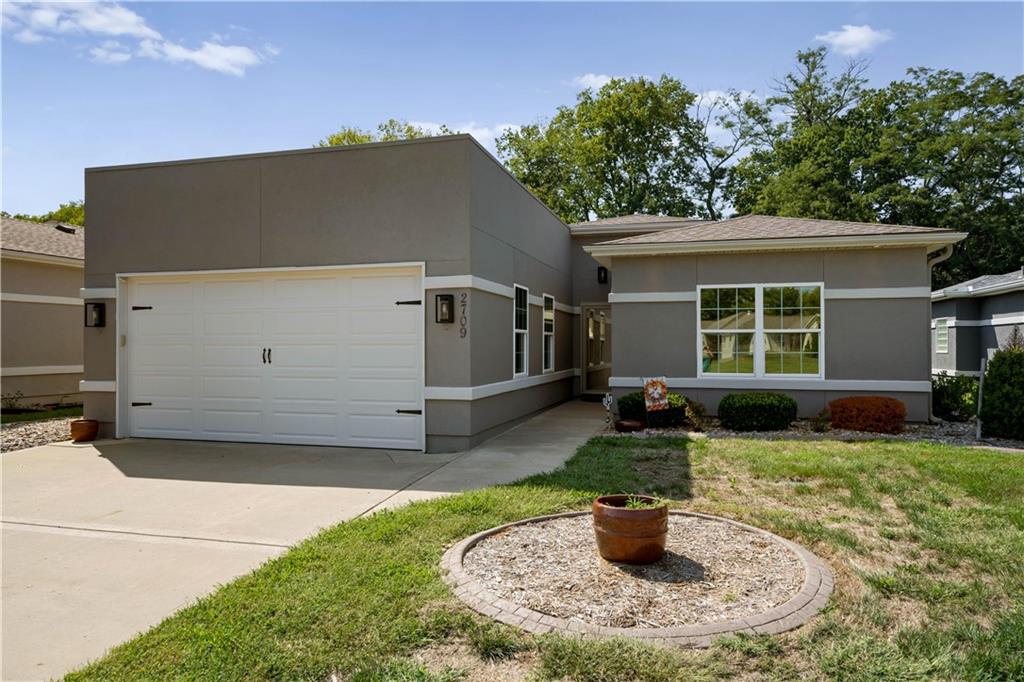 Photo of 2709 NE Sonora Valley Drive Blue Springs MO 64014