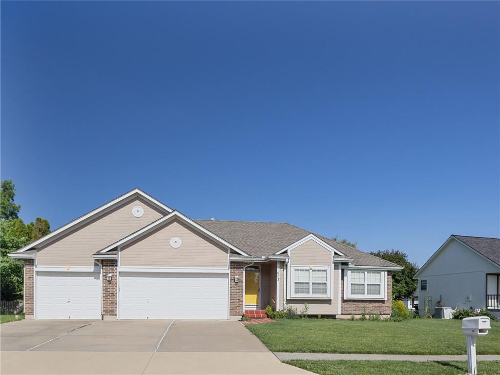 Photo of 608 Lakeview Drive Grain Valley MO 64029