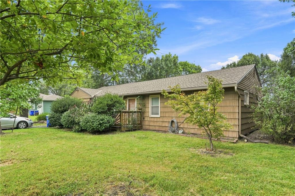 Photo of 142 W Shawnee Street Gardner KS 66030