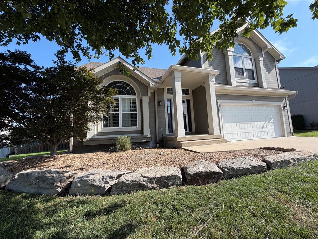 Photo of 908 SE 15th Street Lee's Summit MO 64081