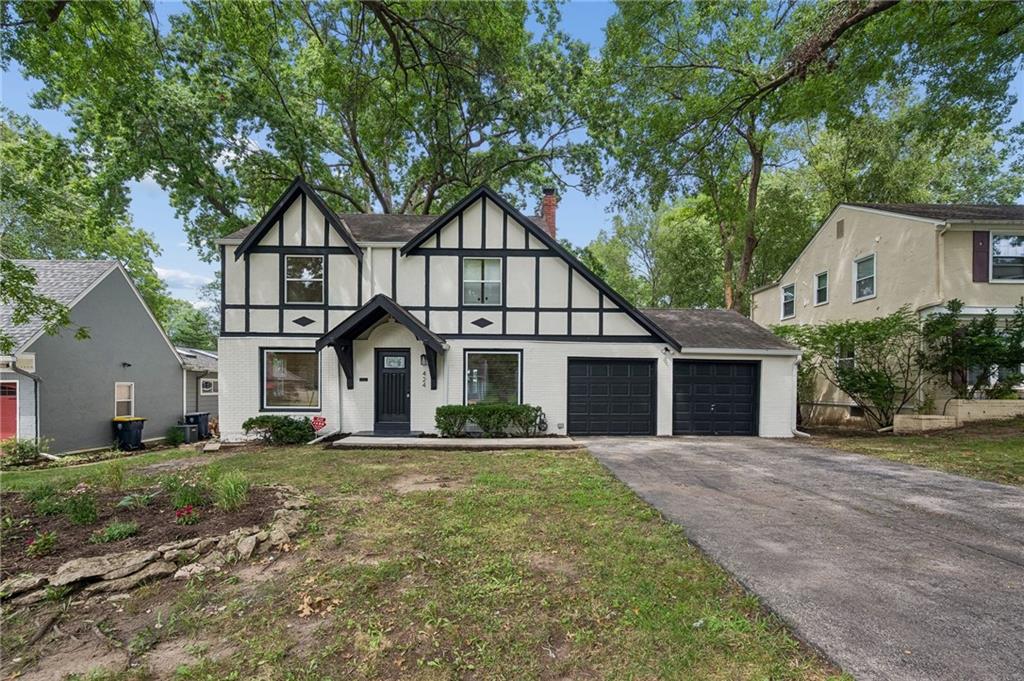 Photo of 424 E 79th Terrace Kansas City MO 64131