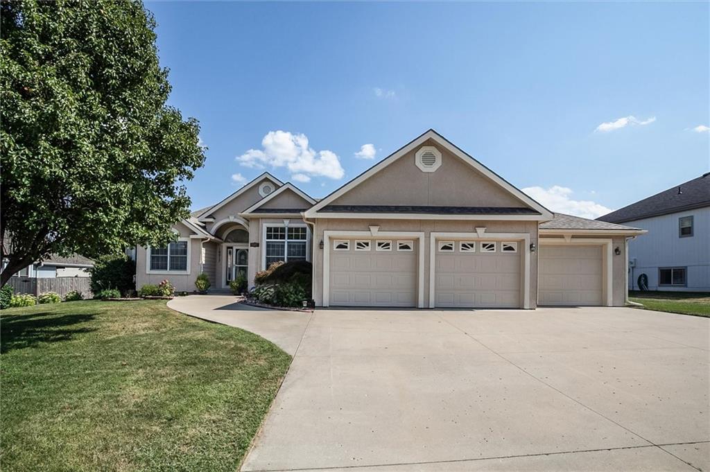 Photo of 16017 Cedar Street Basehor KS 66007