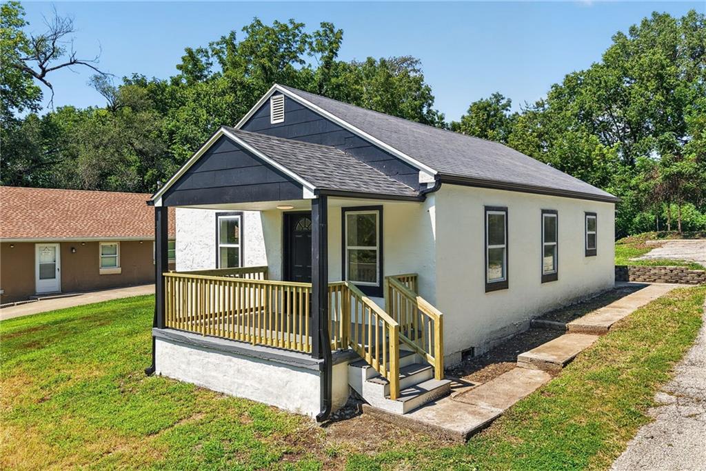 Photo of 2904 NE Parvin Road Kansas City MO 64117
