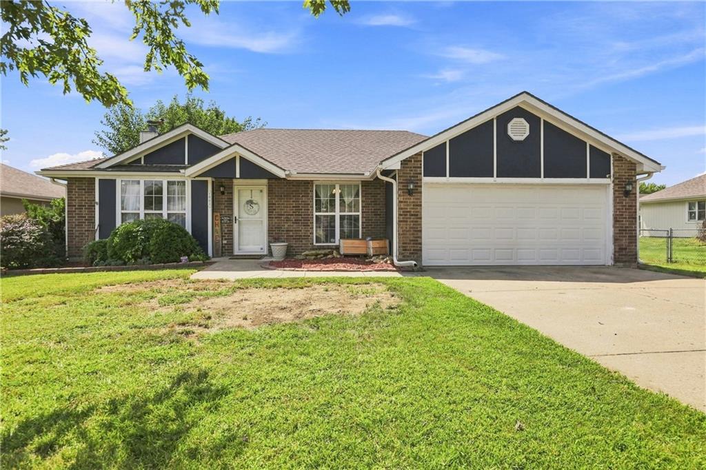Photo of 1002 N Hampton Drive Warrensburg MO 64093