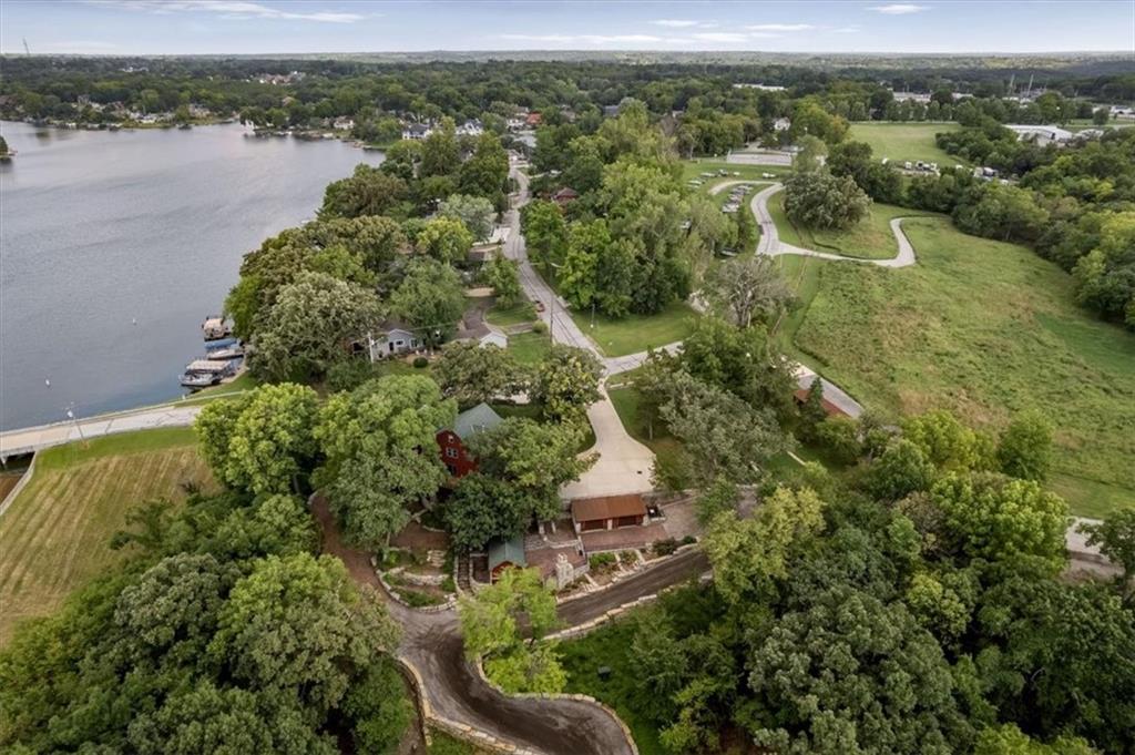 Photo of 1 Anchor Drive Lake Tapawingo MO 64015