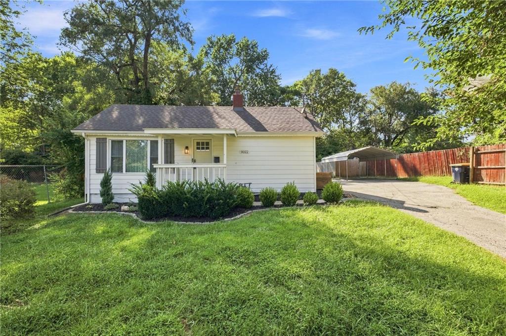 Photo of 9022 Grand Avenue Kansas City MO 64114