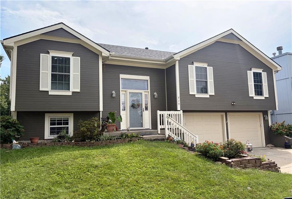 Photo of 715 NE 107th Terrace Kansas City MO 64155