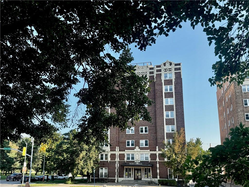 Photo of 323 E Emanuel Cleaver II Boulevard #3E Kansas City MO 64112