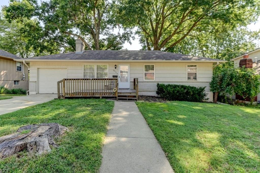 Photo of 3913 S Milton Drive Independence MO 64055