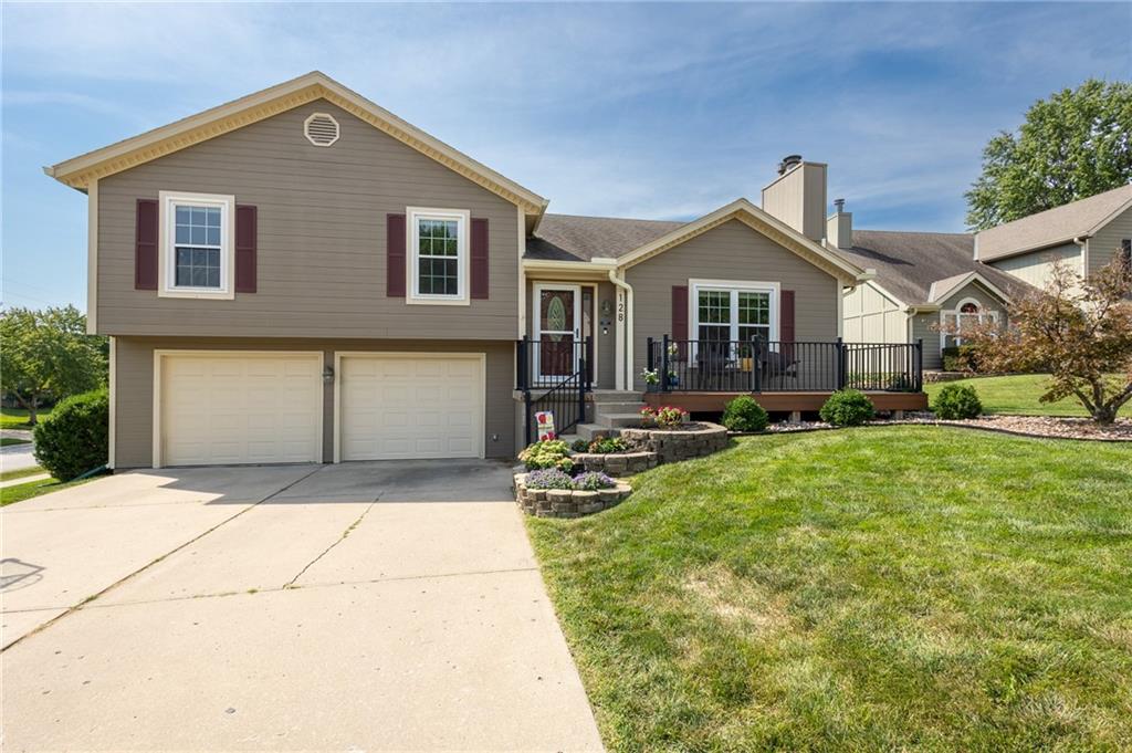 Photo of 128 SW Tess Court Lee's Summit MO 64081