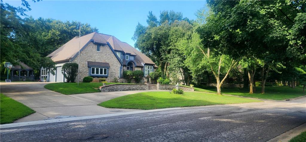 Photo of 901 W 125th Terrace Kansas City MO 64145