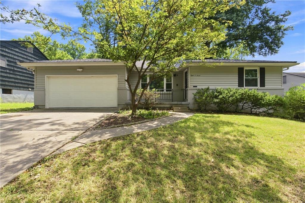 Photo of 807 W 87th Terrace Kansas City MO 64114