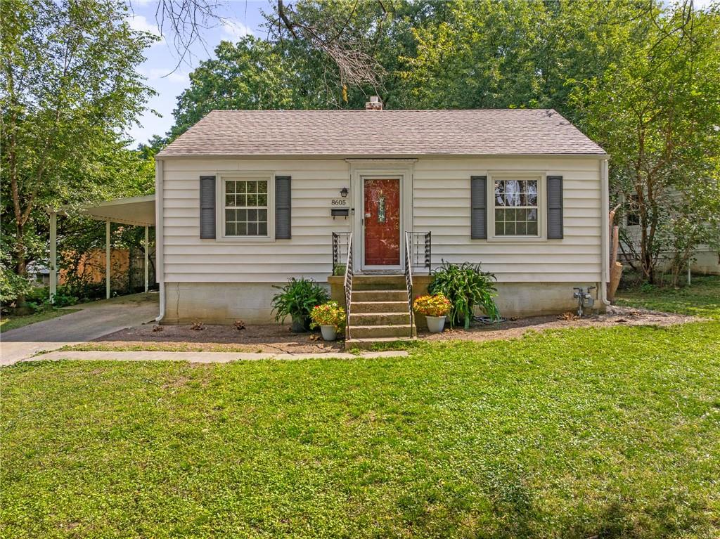 Photo of 8605 Summit Street Kansas City MO 64114