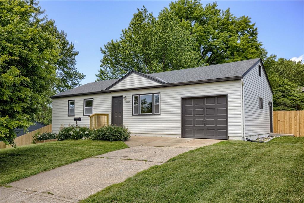 Photo of 16008 E 32nd Street Independence MO 64055