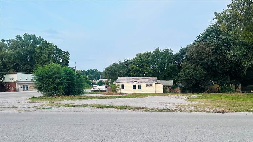 Photo of 10901 E Truman Road Independence MO 64052