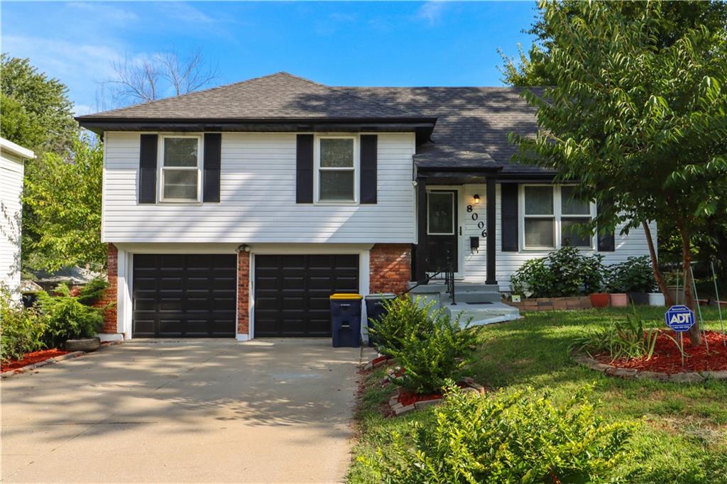 Photo of 8006 E 105th Street Kansas City MO 64134
