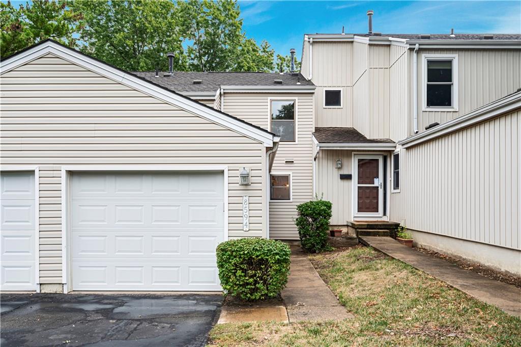 Photo of 8594 W 108th Place Overland Park KS 66210