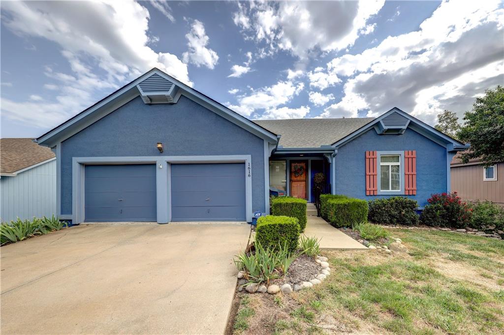 Photo of 1616 N Hunter Drive Olathe KS 66051