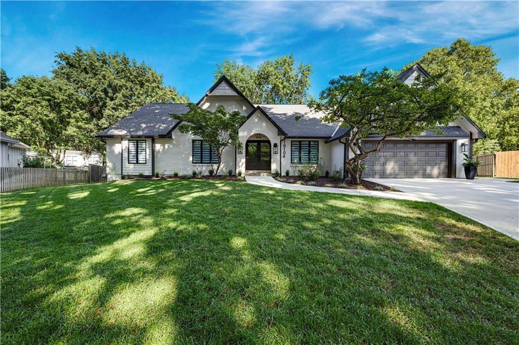 Photo of 10104 Hemlock Drive Overland Park KS 66212