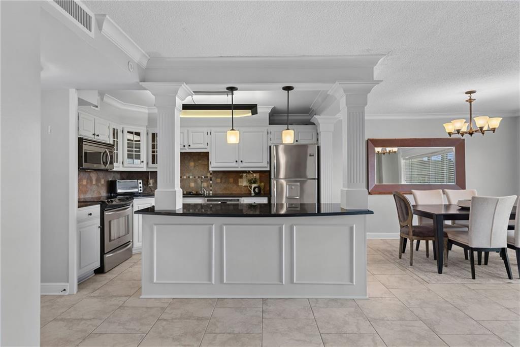 Photo of 4545 Wornall Road #206 Kansas City MO 64111