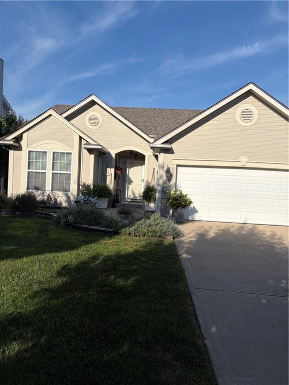Photo of 8543 N Robinhood Avenue Kansas City MO 64154