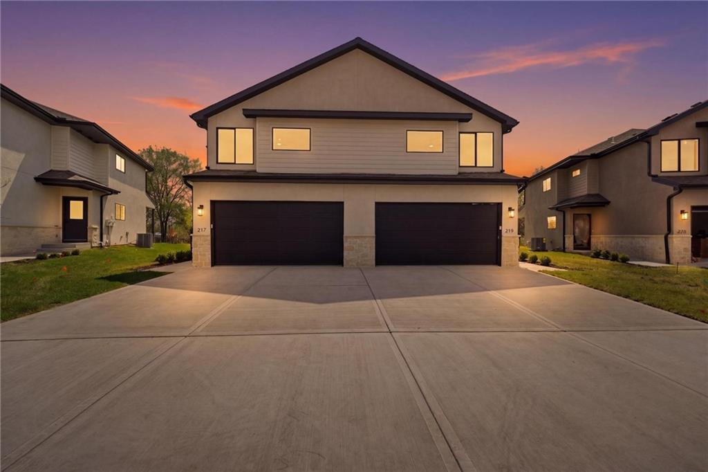 Photo of 204 NW Orchard Court Lee's Summit MO 64063