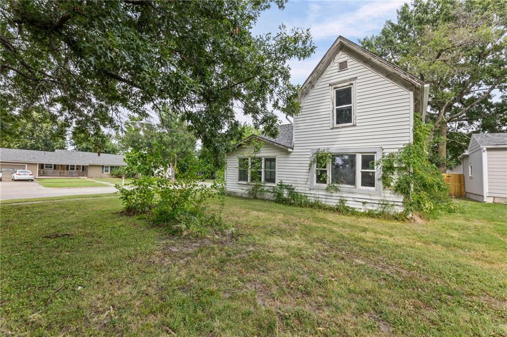 Photo of 935 N Sycamore Street Ottawa KS 66067