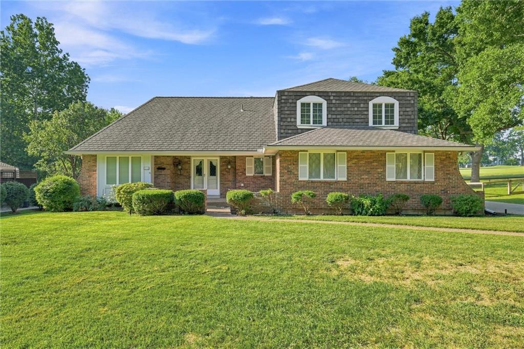 Photo of 508 NW Golfview Drive Blue Springs MO 64014