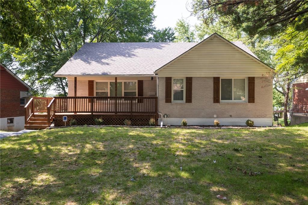 Photo of 319 E Bellevista Drive Independence MO 64055