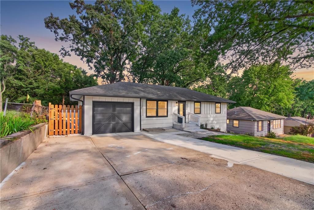 Photo of 3737 N Walrond Avenue Kansas City MO 64117