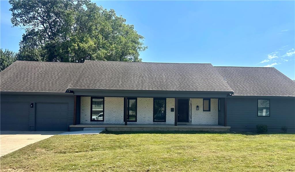 Photo of 6901 W 101st Street Overland Park KS 66212